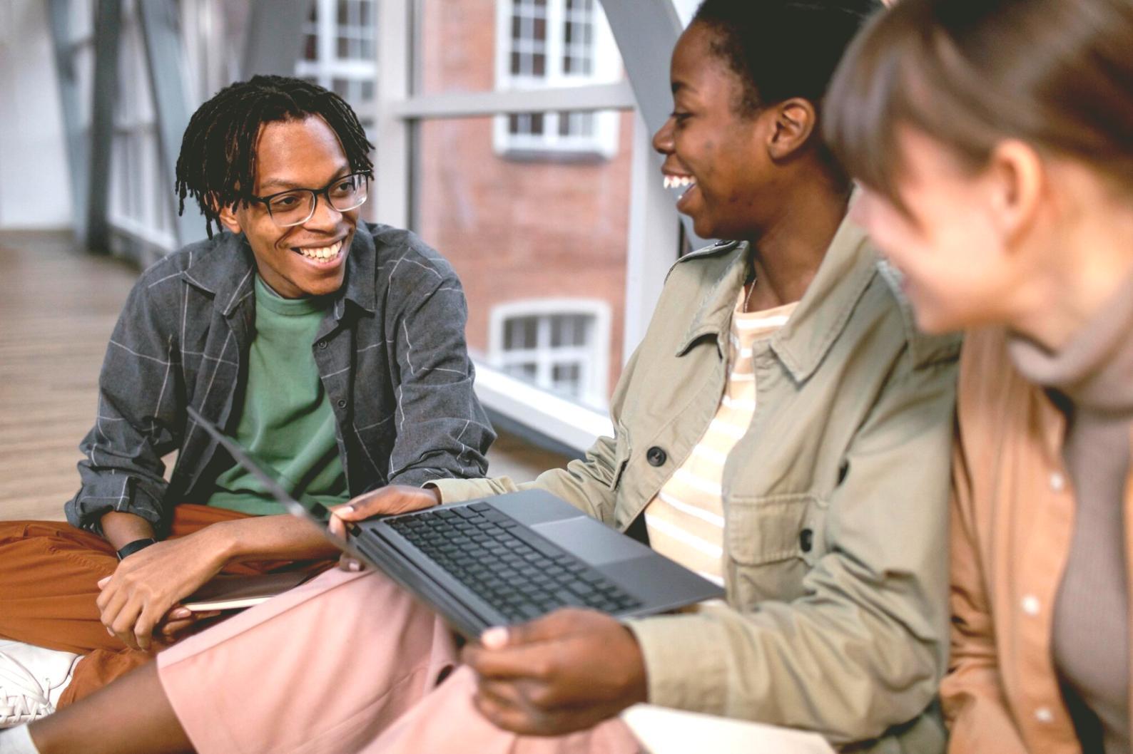 Sesión de formación financiera en grupo